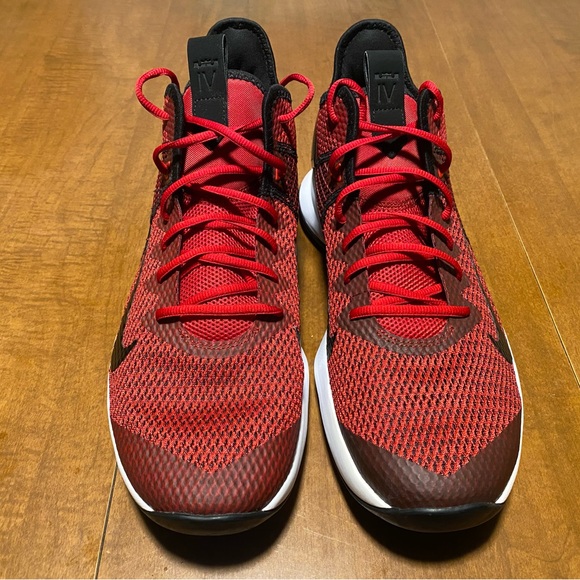 Nike BV7427-002
LeBron Witness IV - Picture 8 of 8